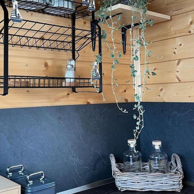 Готель Aquachill Houseboat & Wellness Ліптовски-Трновец Екстер'єр фото