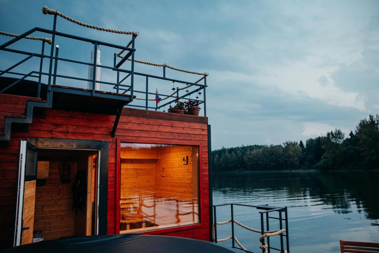 Готель Aquachill Houseboat & Wellness Ліптовски-Трновец Екстер'єр фото