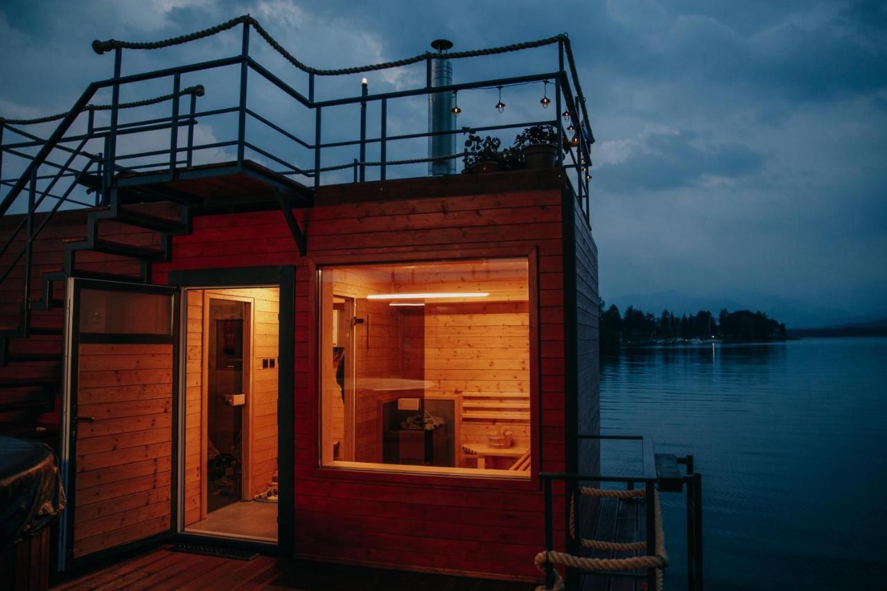 Готель Aquachill Houseboat & Wellness Ліптовски-Трновец Екстер'єр фото
